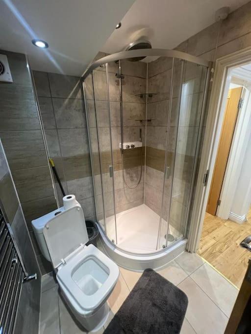 2 Bedroom Apartment In Hampdenrd Londra Esterno foto